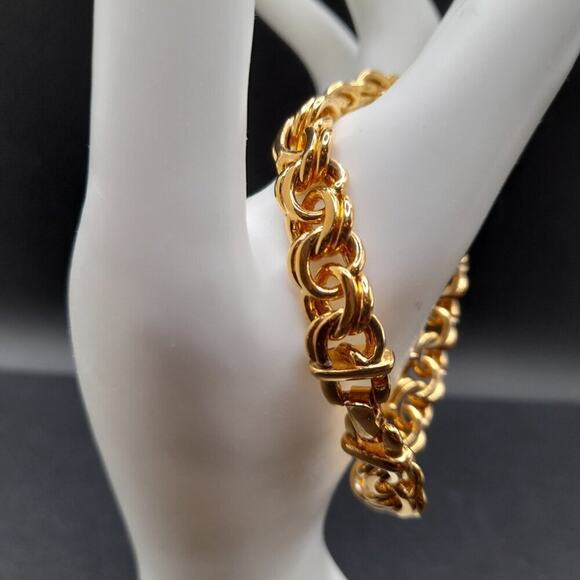 Vintage Monet Gold Plated Link Bracelet, 7 1/2 Inches, Fold Over Clasp - Picture 10 of 11